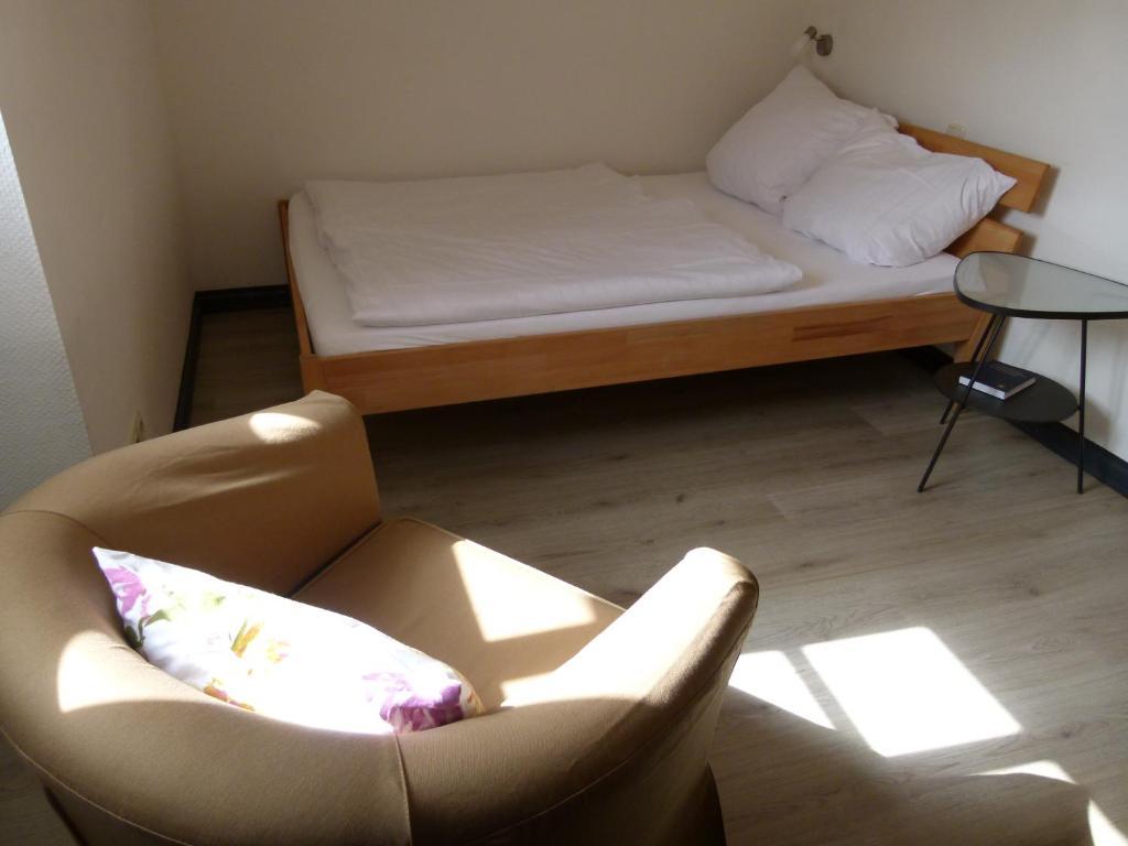 Kolping Hostel Trier im Warsberger Hof Zimmer foto
